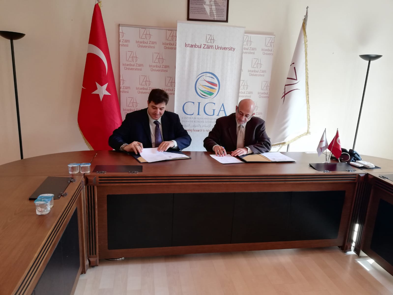 الأكاديمية تعقد شراكة مع جامعة صباح الدين زعيم التركية